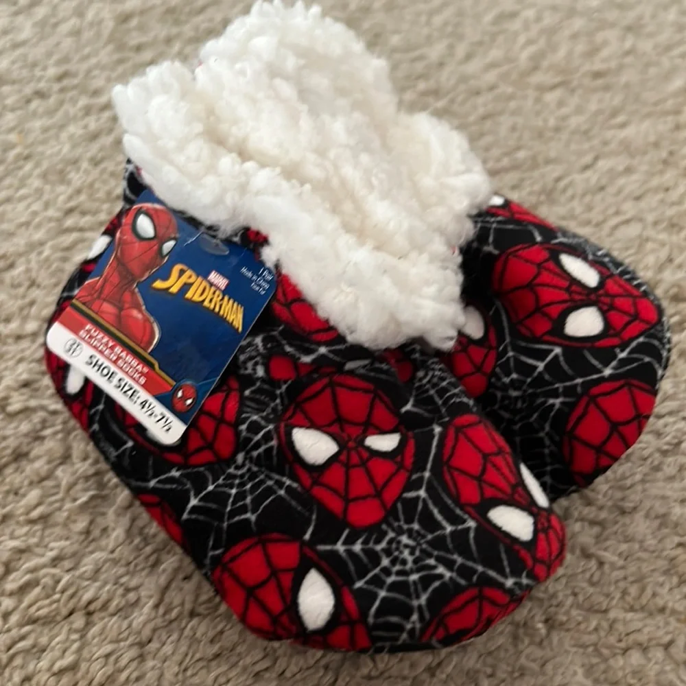 NWT Marvel Spiderman Fuzzy Babba Slipper Socks, sz 2T-3T (shoe sz 4.5-7.5)
